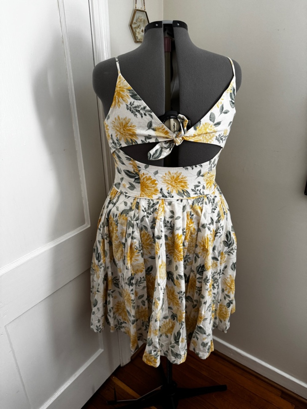 RARE! Gal Meets Glam White Sundress with Yellow Floral Print and Green Leaves - Picture 10 of 11